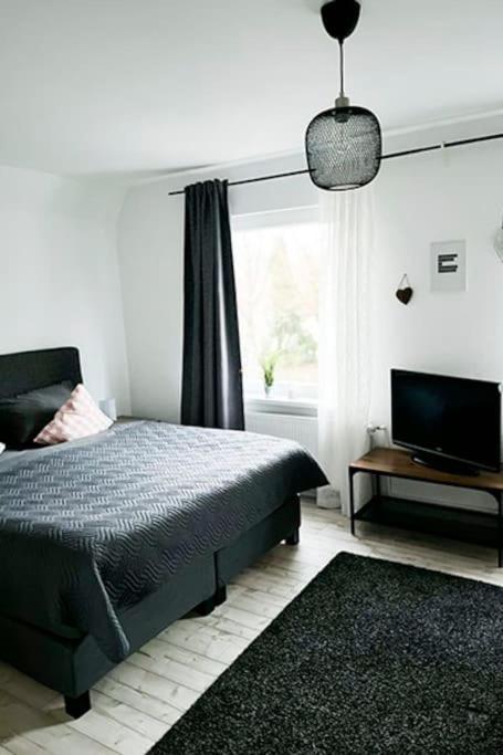Modernes Apartment Mit Balkon Free Parking Netflix Celle Exterior foto